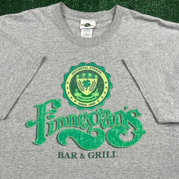 Universal Studios Other - VTG Universal Studios T-Shirt Men's XL Gray Finnegan's Bar & Grill Cotton Blend